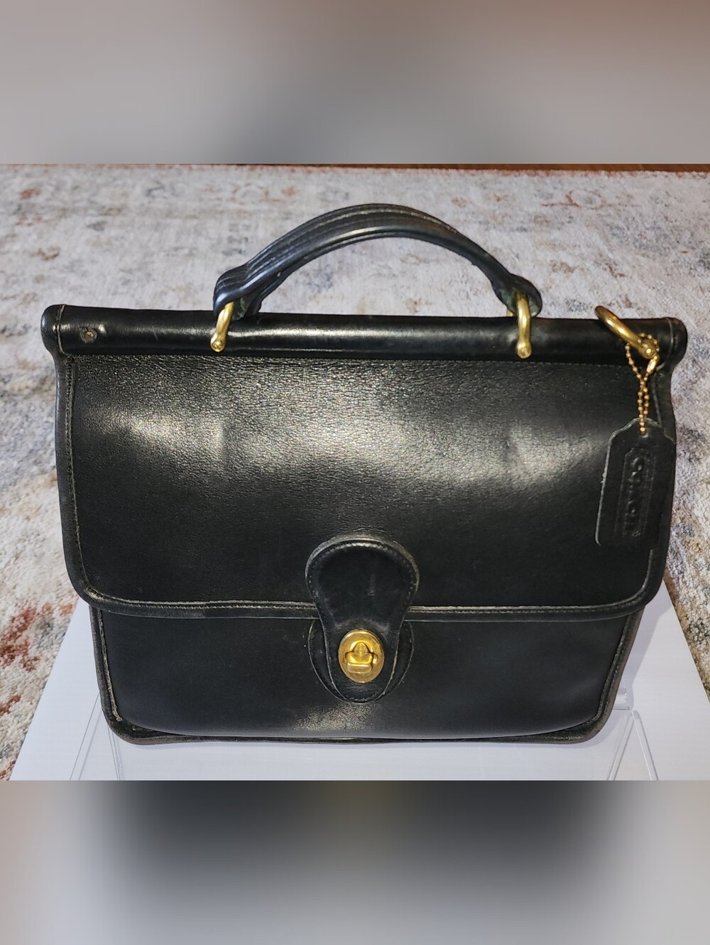 Coach Willis Vintage Leather Bag with Gold Hardware. 1996. D6L-9927. 10×10.5×2.